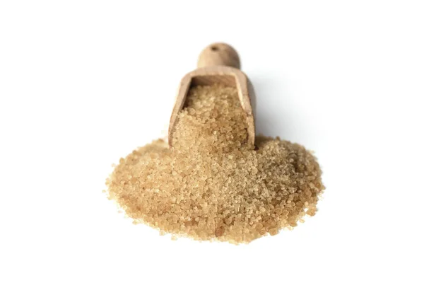 木製スコップで茶色の砂糖の結晶 — ストック写真