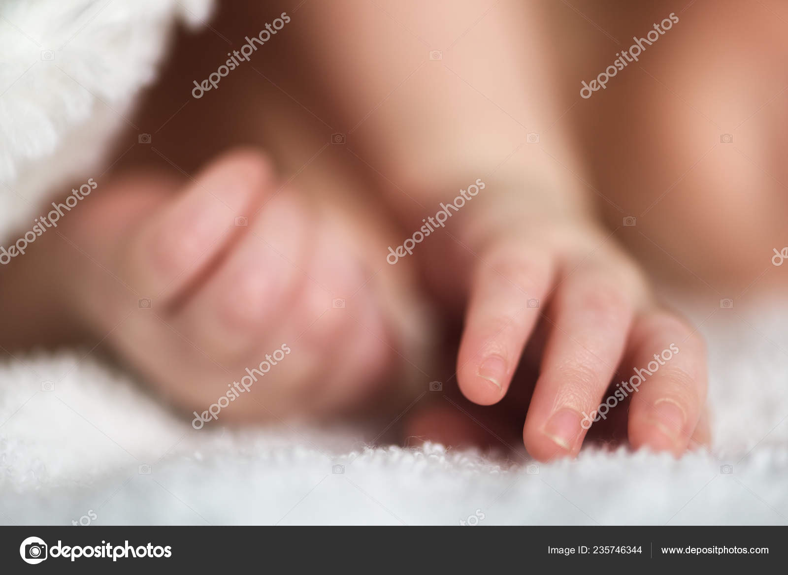 baby hands photography