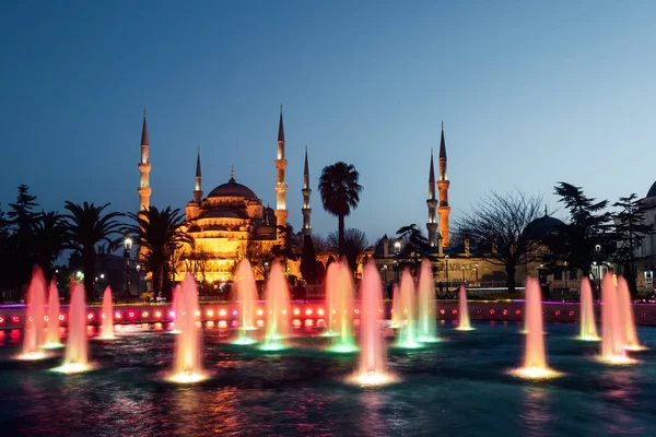 Fountain on Sultanahmet area in evening time — Stock Photo, Image