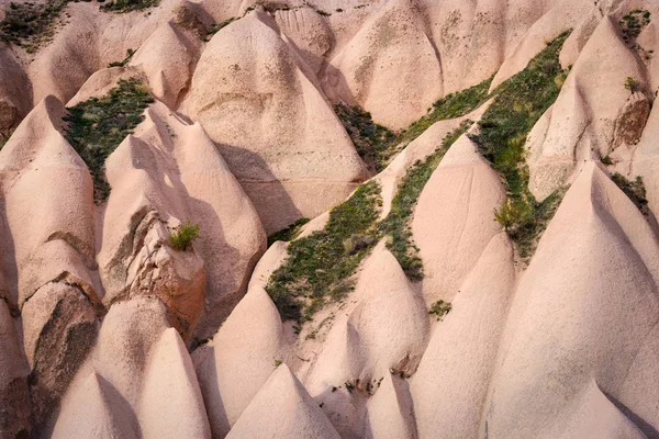 Colinas incríveis nas montanhas da Capadócia — Fotografia de Stock
