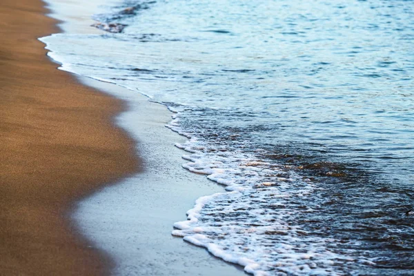 Altın kum ile inanılmaz Akdeniz deniz manzarası — Stok fotoğraf