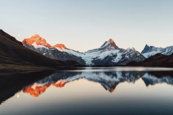 Lago Bachalpsee en los Alpes Suizos — Foto de Stock