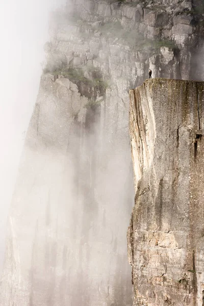 Preikestolen 'da puslu bir sabah — Stok fotoğraf