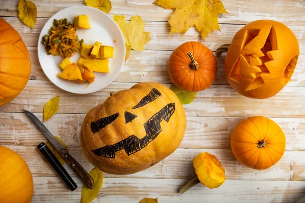 Halloween carving concept — Stockfoto