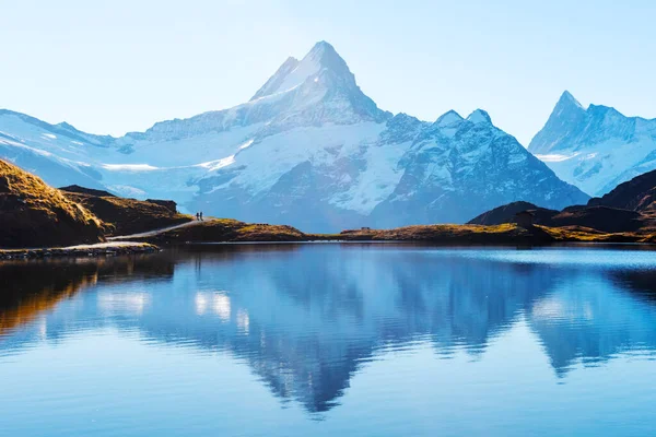 Bachalpsee meer in Zwitserse Alpen bergen — Stockfoto