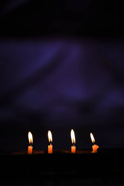 Luz Las Velas Fondo Oscuro —  Fotos de Stock