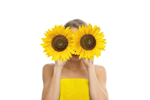 Schöne Junge Frau Mit Sonnenblume Den Händen Isoliert Auf Weißem — Stockfoto