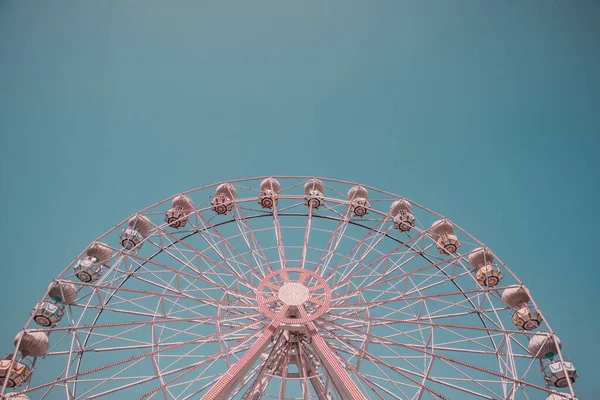 Niedriger Blickwinkel Auf Leeres Riesenrad Ohne Menschen — Stockfoto