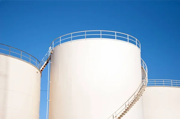 Fuel storage tanks