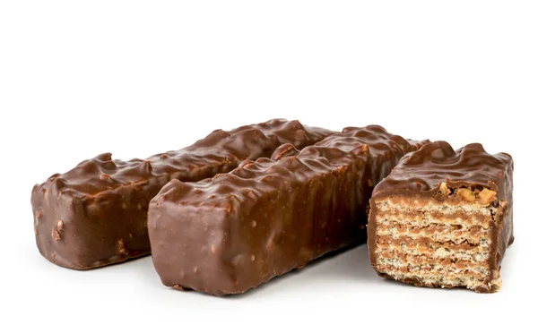 Gofres con nueces en chocolate y la mitad en un blanco, aislado . — Foto de Stock