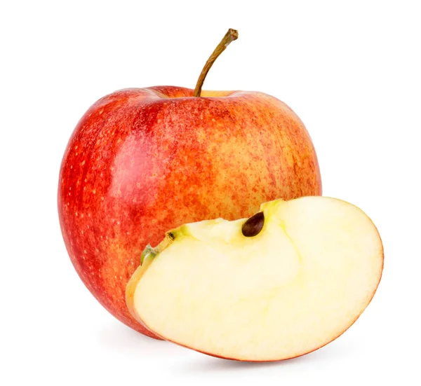 Стиглі червоне яблуко і шматок впритул - вгору на білого кольору. Ізольовані. — стокове фото