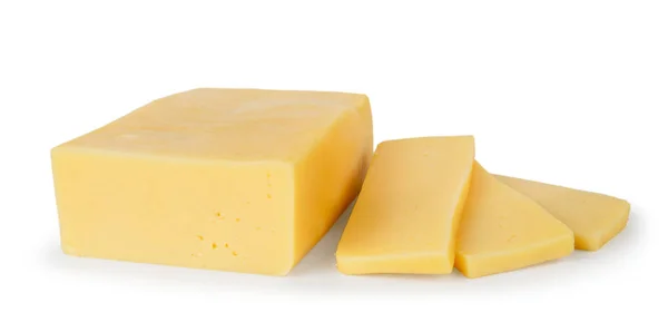 Τυρί ορθογώνιο σχήμα και τρία κομμάτια σε ένα λευκό, απομονωμένο. — Φωτογραφία Αρχείου
