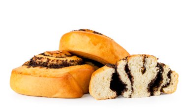 Haşhaş tohumu ile iki ekmeği ve yarısı beyaz, izole.