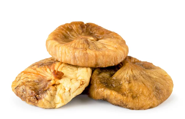 Kuru incir yığını beyaz kapatın. İzole.