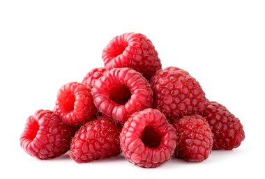 Bir beyaz üzerinde yakın çekim olgun ahududu yığını. Izole.