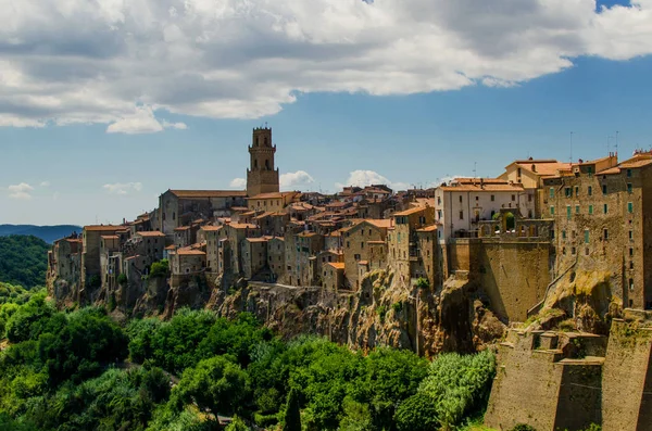 Visa Gamla Stan Pitigliano Med Moln Himlen Italien — Stockfoto