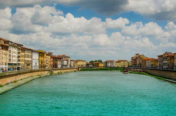 Vista Sobre Río Arno Puente Pisa Con Nubes —  Fotos de Stock