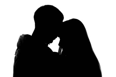 Aşık çift silüeti. Siyah ve beyaz.