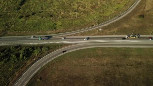 Lato Zdjęcia Lotnicze Drone Transport Skrzyżowania Ruchu Drogi Krzyżowej Skrzyżowania — Wideo stockowe