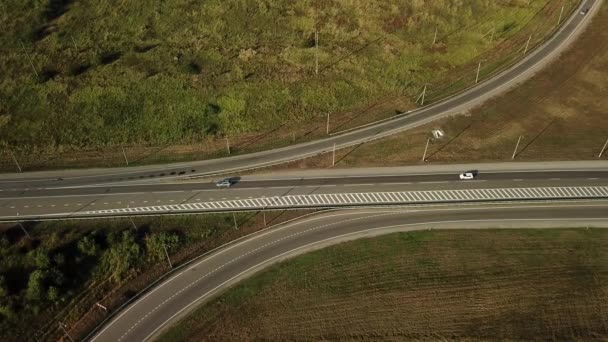 Lato Zdjęcia Lotnicze Drone Transport Skrzyżowania Ruchu Drogi Krzyżowej Skrzyżowania — Wideo stockowe