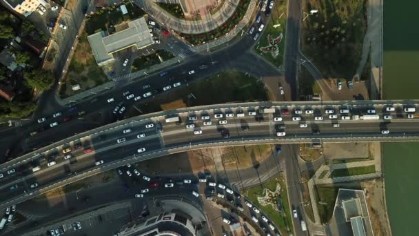 Vuelo Aéreo Aviones Tripulados Vista Autopista Concurrida Ciudad Hora Punta — Vídeo de stock