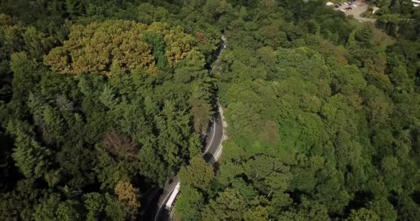 Images Aériennes Voitures Conduisant Long Route Sinueuse Col Montagne Travers — Video