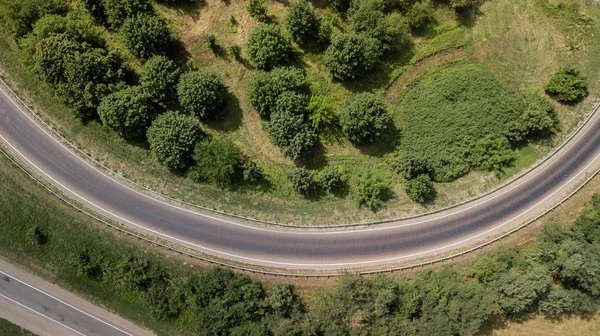 Scatto Aereo Auto Che Muove Sul Cavalcavia Autostradale Sulla Tangenziale — Foto Stock