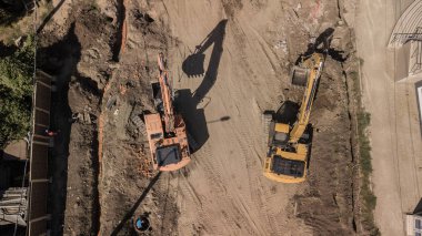 Hava tam bir şantiye görünümünü aşağı üst üzerinde.