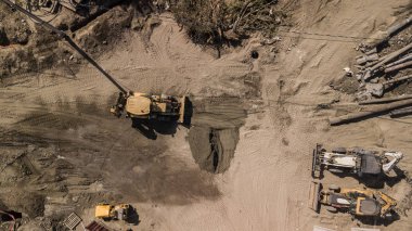 Hava tam bir şantiye görünümünü aşağı üst üzerinde.