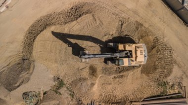 Hava tam bir şantiye görünümünü aşağı üst üzerinde.