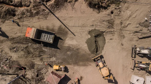 Hava tam bir şantiye görünümünü aşağı üst üzerinde.