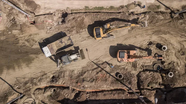 Vista aérea directamente desde arriba hacia abajo de una obra de construcción . —  Fotos de Stock