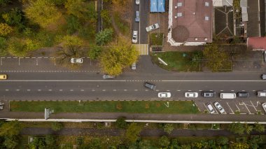 Yukarıdan aşağıya görünümü binaların sokak yollar arabalı Krasnodar City, Rusya Federasyonu