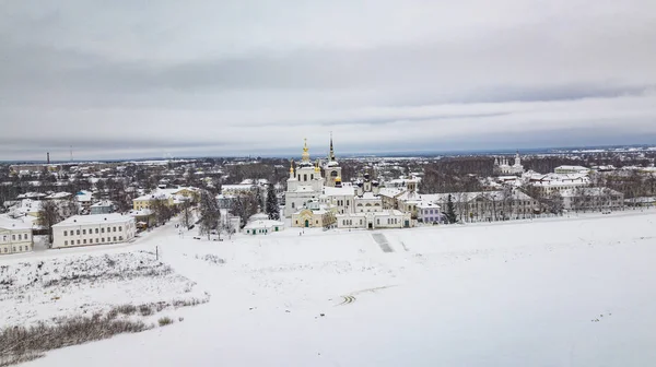 Luftklöster und Kirchen in Veliky Ustyug ist eine Stadt im Gebiet Wologda, Russland — Stockfoto