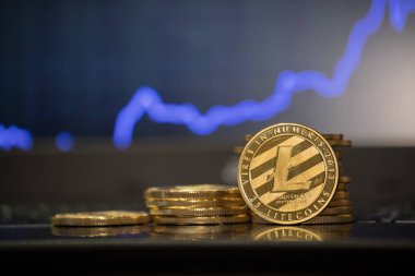 Ufuk mavi grafik zemin üzerine altın Lightcoin.