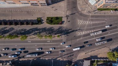 Otoban meşgul şehir sokak trafik sıkışıklığı üst görünümü