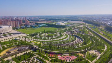 Krasnodar, Rusya - Mayıs 2019: Krasnodar Stadyumu'nun havadan görünümü ve Galitsky parkı