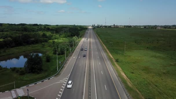 Estrada autobahn asfalto na Rússia — Vídeo de Stock