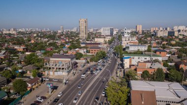 Krasnodar, Rusya - Mayıs 2019. Yukarıdan hava şehri. Drones Göz Görünümü