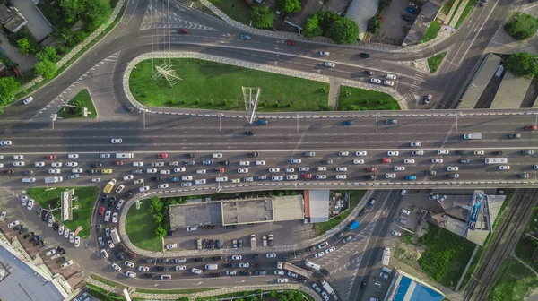Drones Eye View - trafik sıkışıklığı üst görünümü, ulaşım konsepti