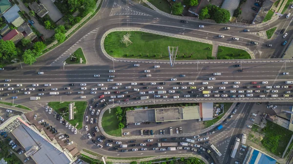 Drones Eye View - trafik sıkışıklığı üst görünümü, ulaşım konsepti