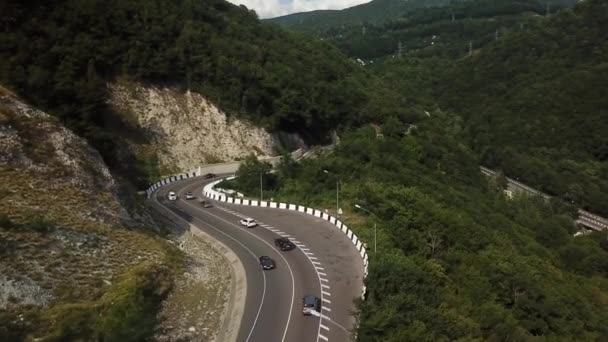 Krzywa górska droga w Rosji, Kaukaz, 4K wideo — Wideo stockowe