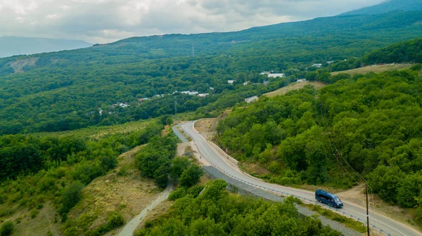 Krim-reis: uitzicht vanaf de bochtige bergweg — Stockfoto