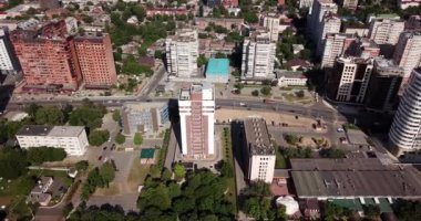 the Oa, Krasnodar şehir manzarası ve Kuban nehri havadan izleniyor. Krasnodar bölgesi, Rusya