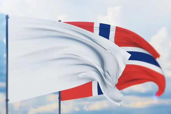 Bandeira branca no mastro acenando com o vento e a bandeira da Noruega. Vista de perto, ilustração 3D. — Fotografia de Stock