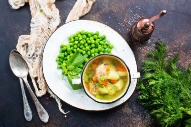 taze yeşil bezelye çorbası sağlıklı yemek