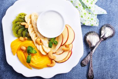  Salata taze organik meyve, tatlı yaz