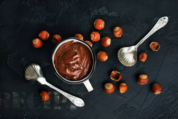 Zelfgemaakte Hazelnoot Spread Warme Chocolademelk Beker Met Noten — Stockfoto