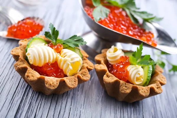 Heerlijke Tartlets Met Boter Zalm Kaviaar — Stockfoto