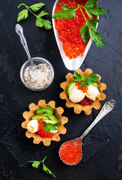 Deliciosas Tortinhas Com Manteiga Caviar Salmão — Fotografia de Stock